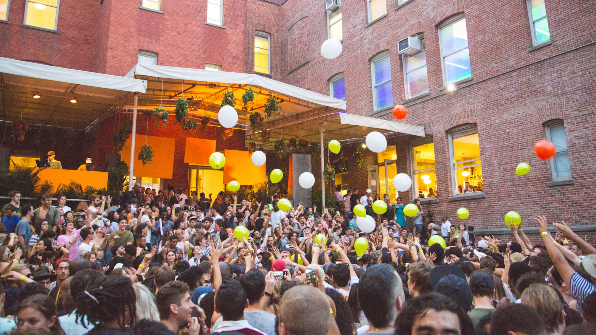 solo bronze For pokker How 'Warm Up' at MoMA ps1 became NYC's best summer festival - i-D