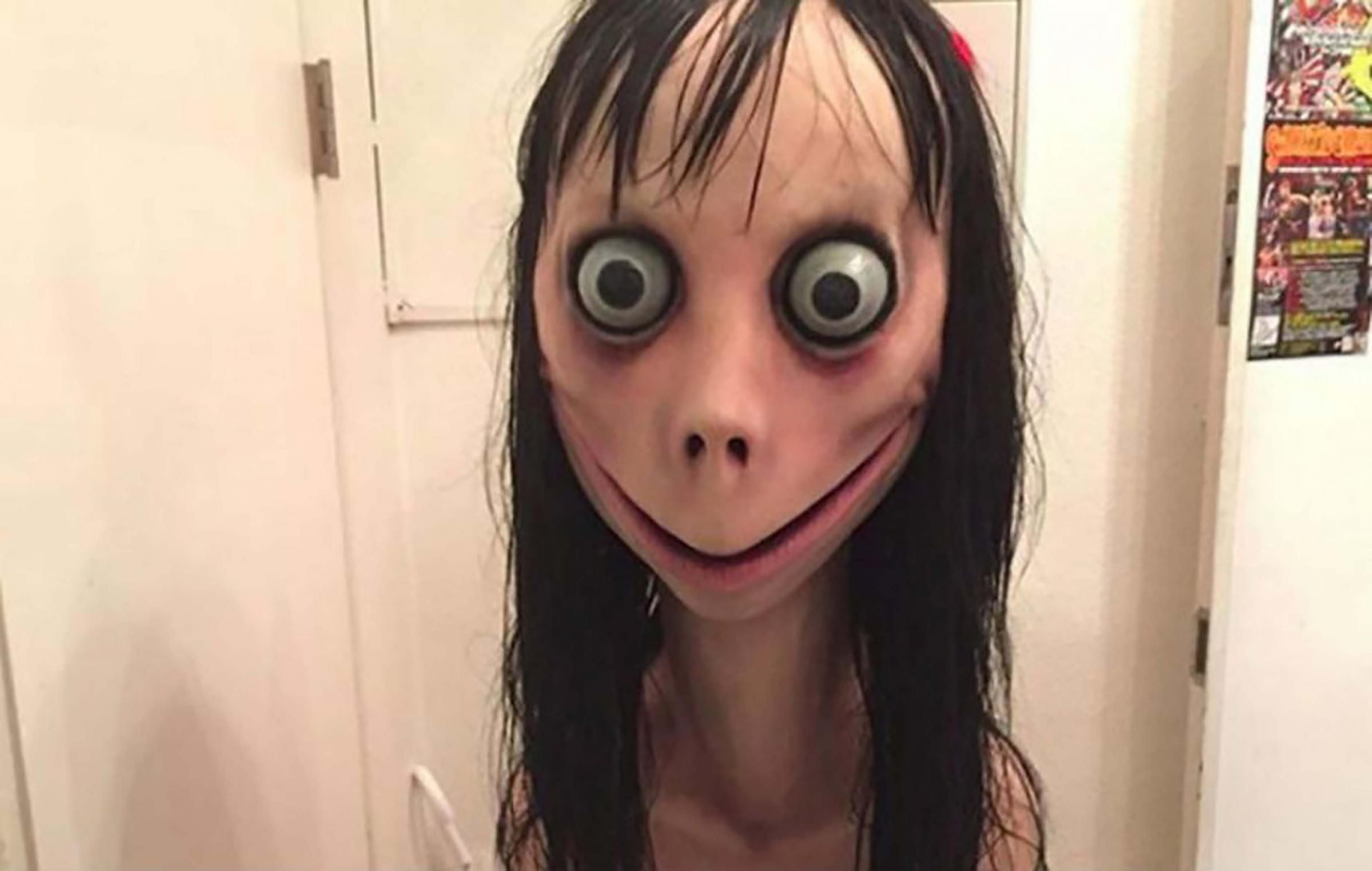MoMo Desafio Meme Horror Assustador Chapelaria Halloween Bola