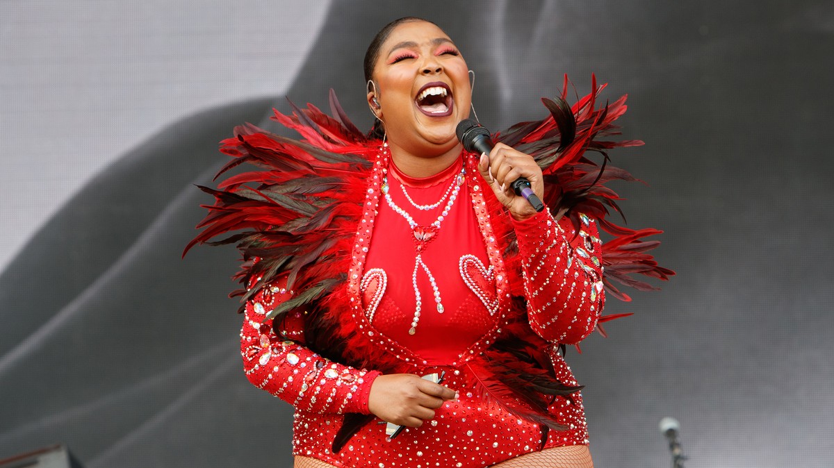 How Lizzo's Stylist Went From Fan to 'Fit Consultant.