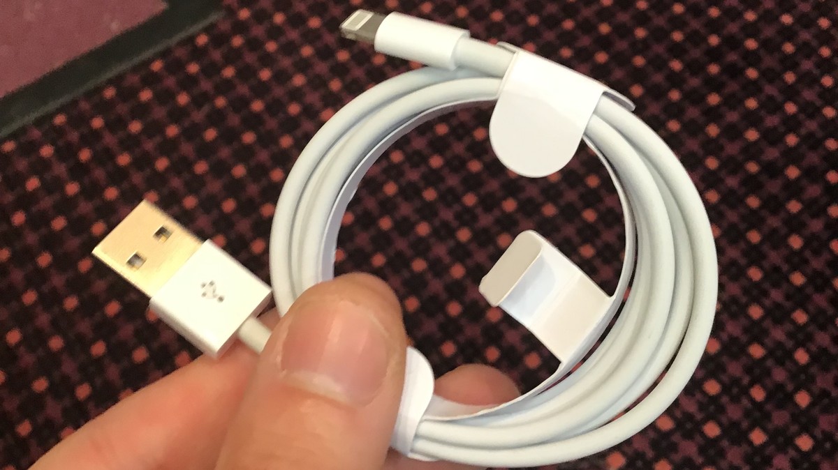 These Legit-Looking iPhone Lightning Cables Will Hijack Your Computer