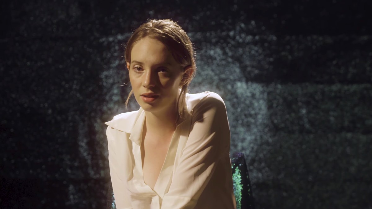 Maya Hawke Proves That Everyone On Stranger Things Is Good At Music