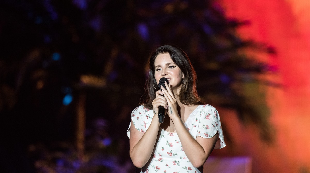 Lana Del Rey Will Never Change, and That's Why She's the Greatest
