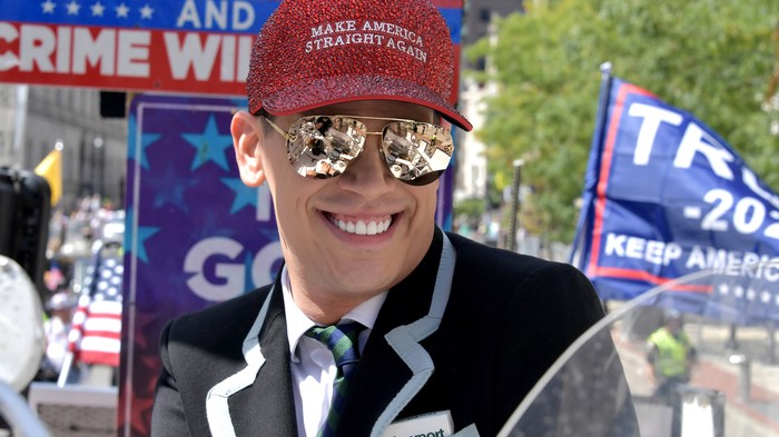 https://video-images.vice.com/articles/5d766d939891f800088206b3/lede/1568042388137-milo-yiannopolous.jpeg?crop=1xw:0.84375xh;center,center&resize=700:*