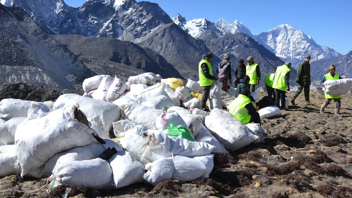 tourism waste and the effects of climate change on everest