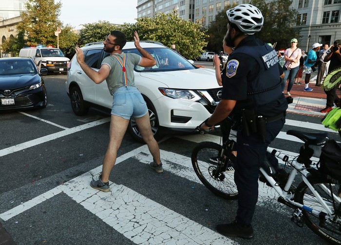 1569267298957-climate-protester-washington-dc.jpeg?crop=0.9288xw:0.7266xh;0.0151xw,0xh&resize=700:*