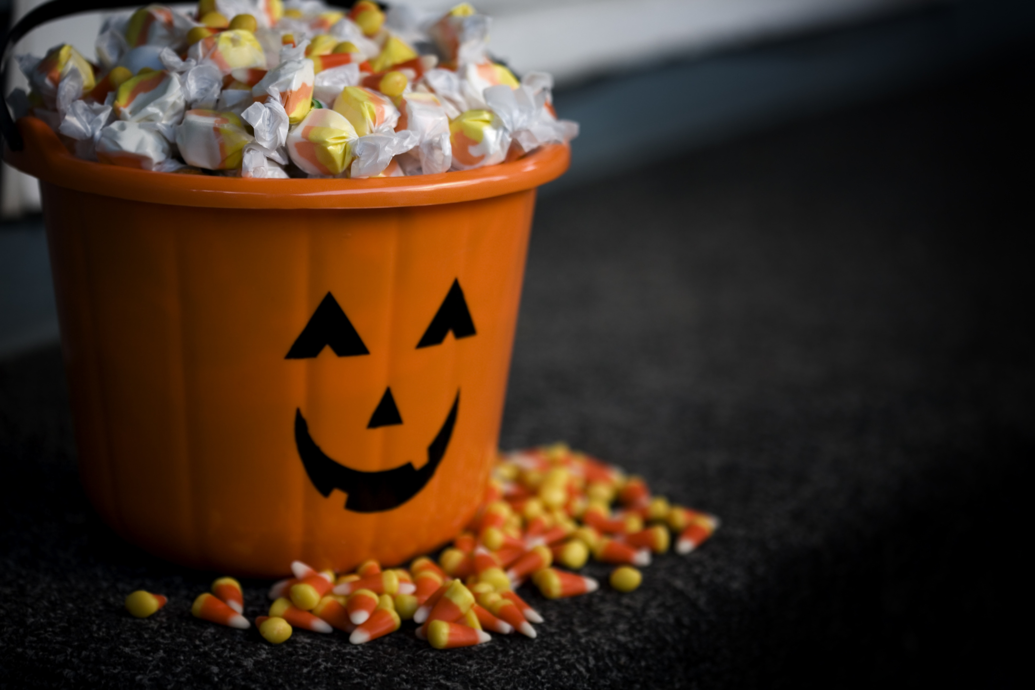 Rich People Should Be Putting Out Better Halloween Candy, Woman Argues