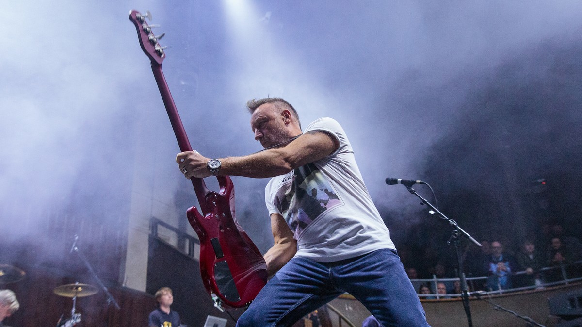 Peter Hook Is on a Mission to Play Every New Order Song—Without New Order
