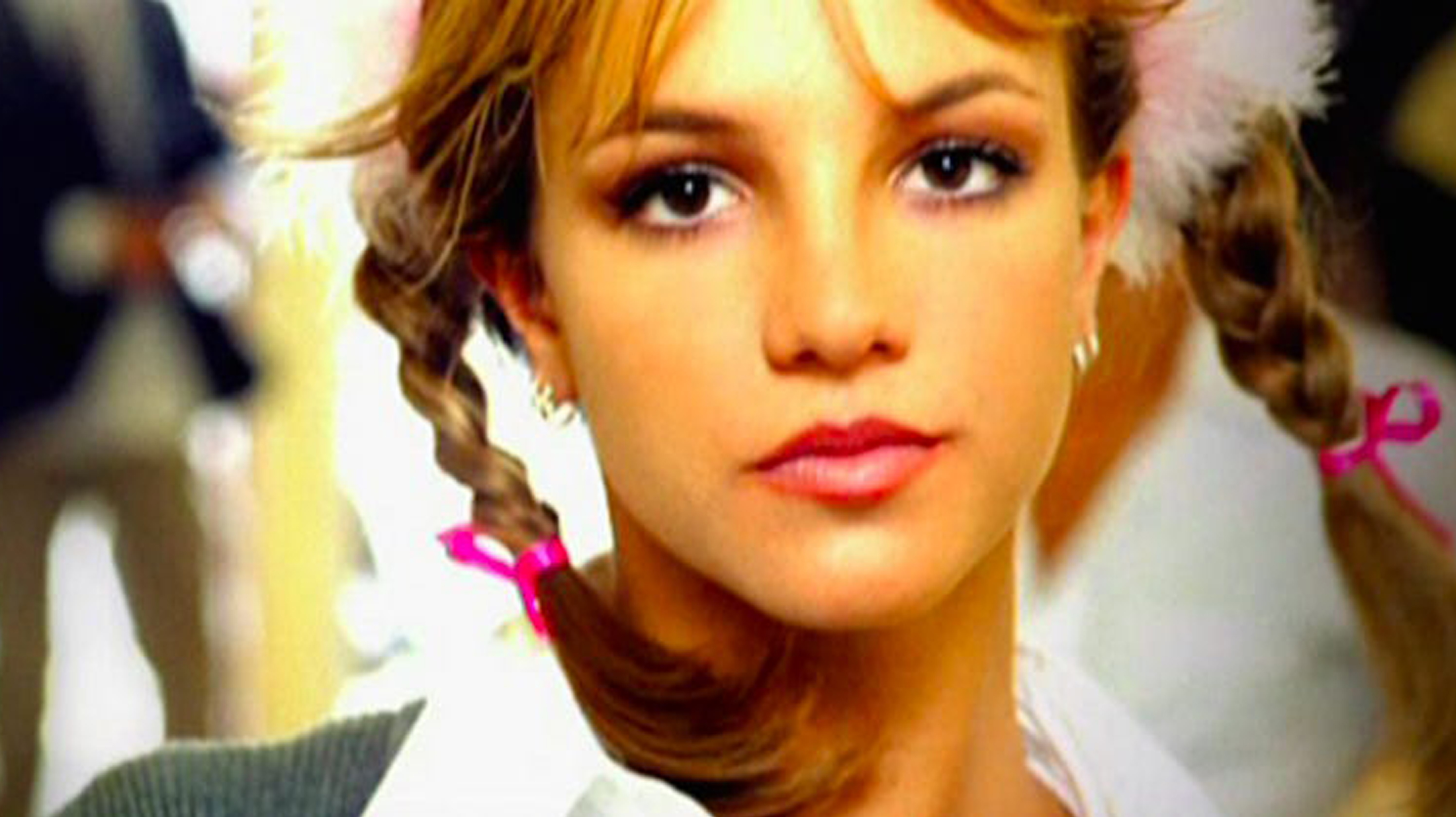 Популярные клипы 90 х. Бритни Спирс в молодости с косичками. Бритни Спирс бейби. Бритни Спирс 90. Бритни Спирс 1999 one more time.
