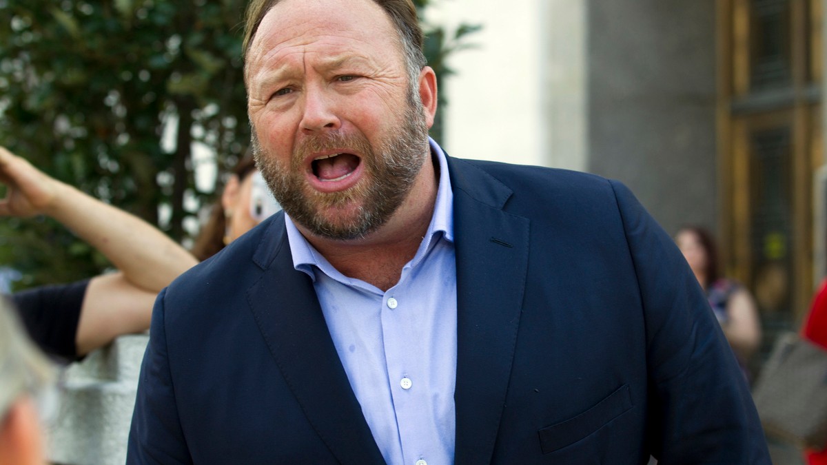 Ex-Infowars Staffer Says Shirtless, Vodka-Guzzling Alex Jones Wasn’t a ...