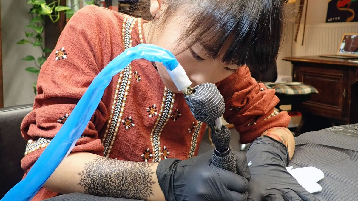 10歳のタトゥーアーティスト Noko 大人になってもタトゥーをやってたいな