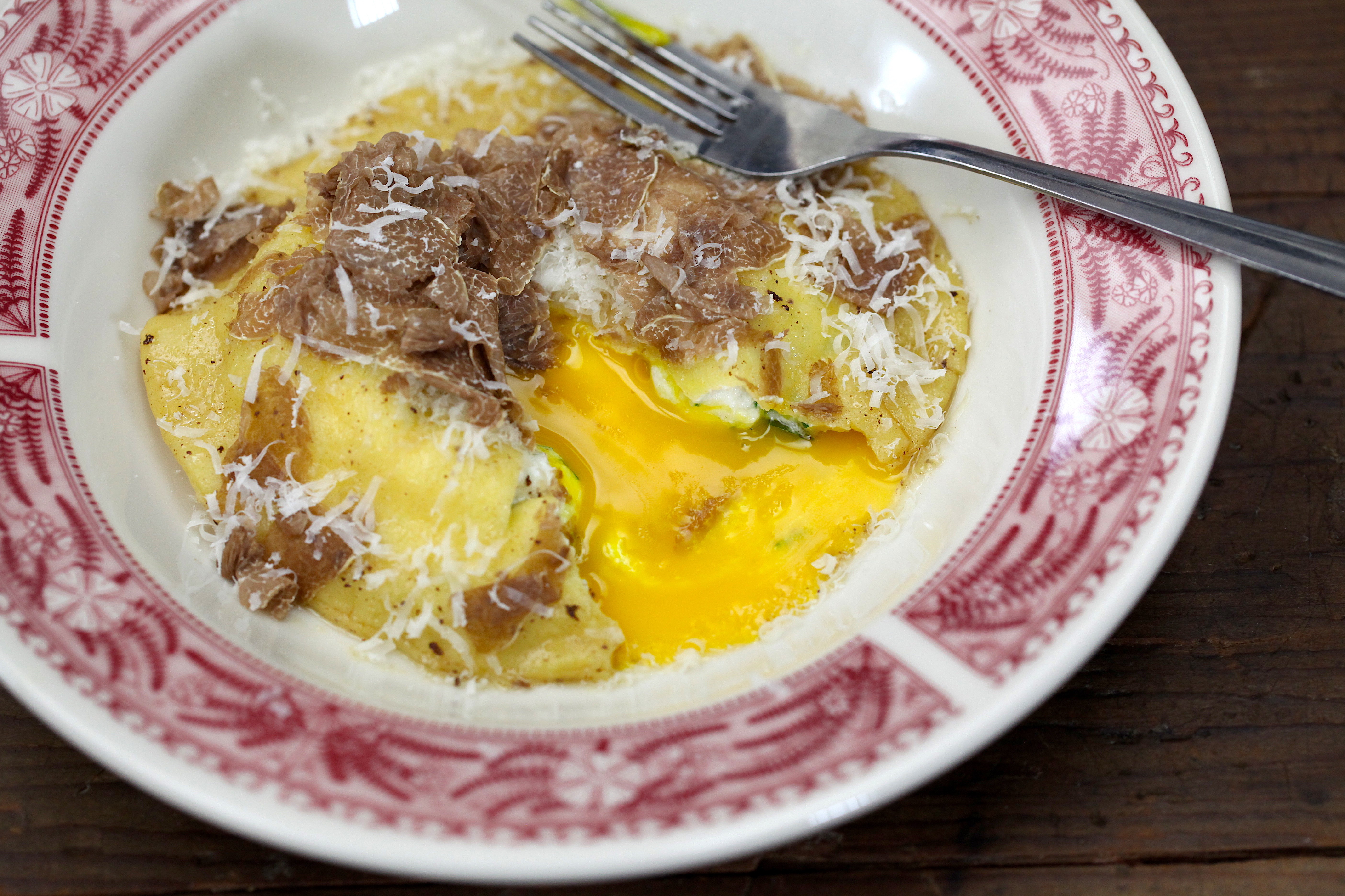 How to make Egg Yolk Ravioli Like an ItalianVincenzo's Plate