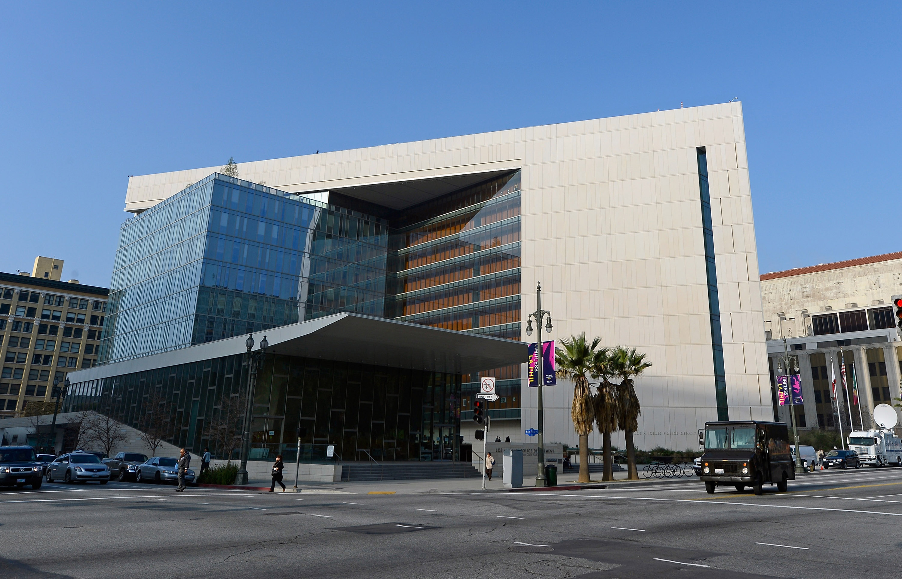 the-lapd-has-suspended-cops-for-allegedly-putting-an-innocent-person-in