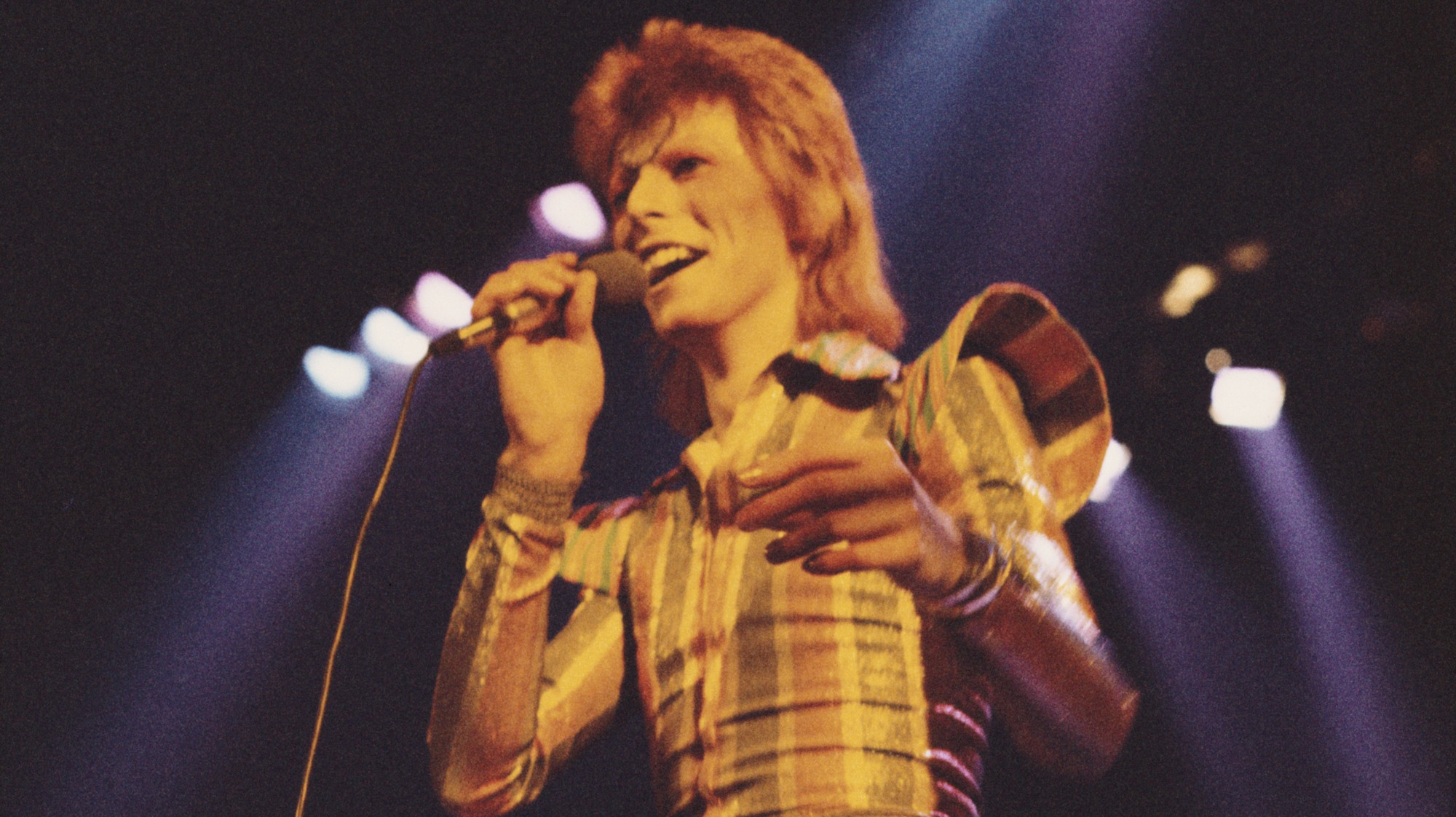 7 Of David Bowie S Most Iconic Outfits I D