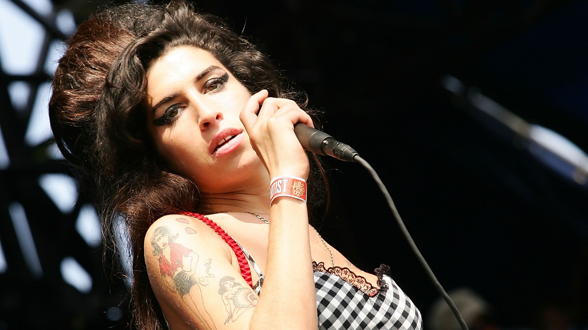 7 Of Amy Winehouse S Most Iconic Outfits I D