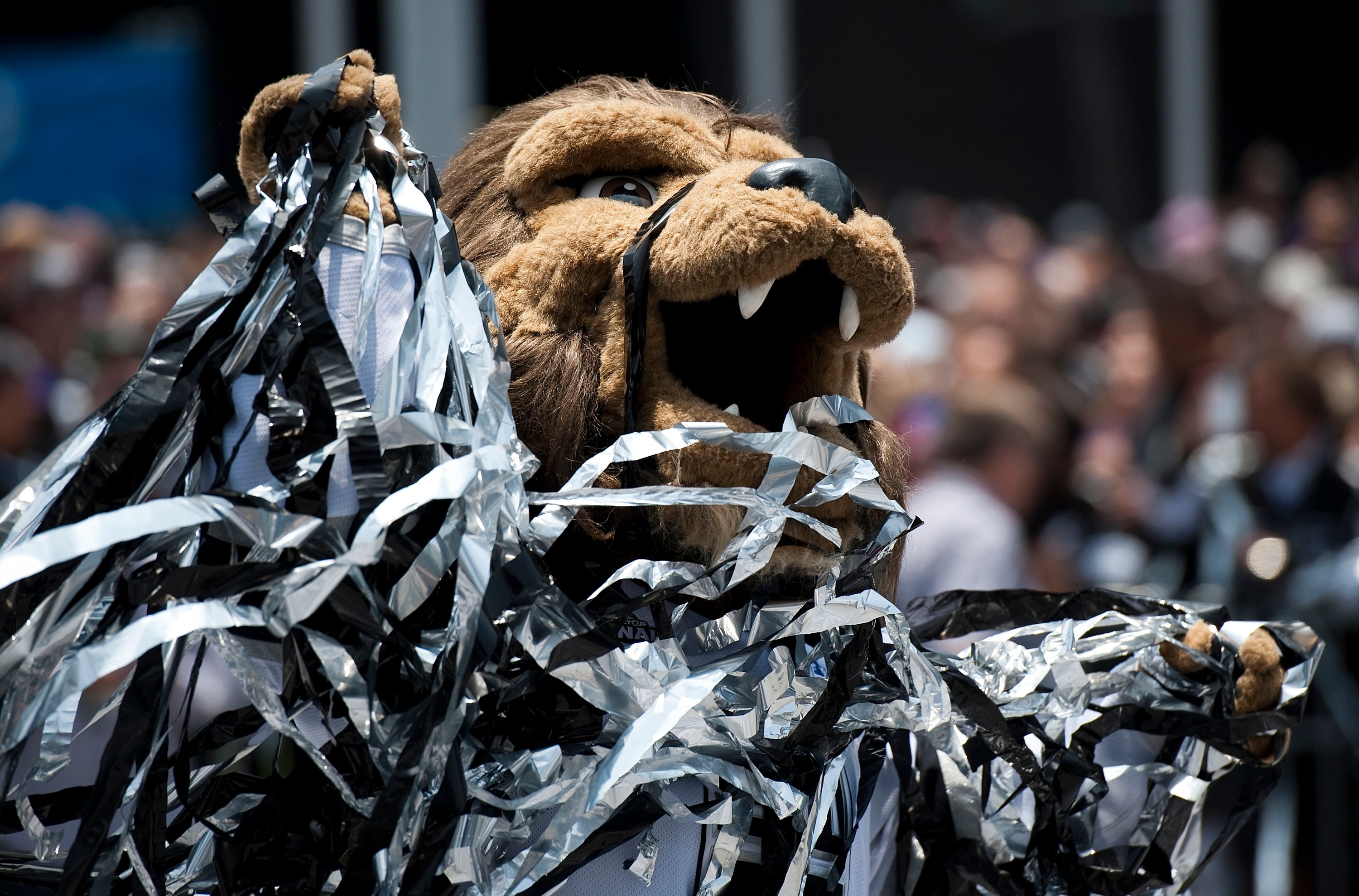 Lawsuit alleges inappropriate behavior by L.A. Kings' mascot