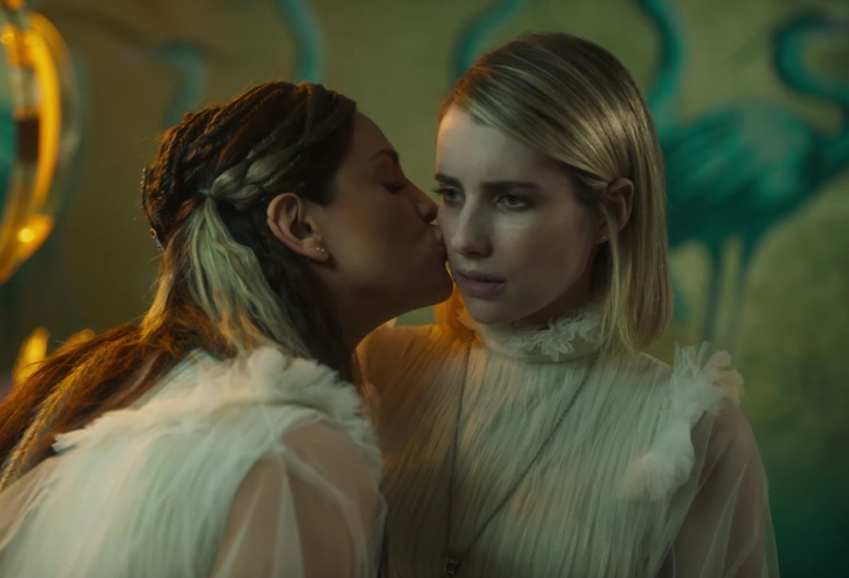 What You Need To Know About Netflix’s Lesbian Twilight Tv Show I D