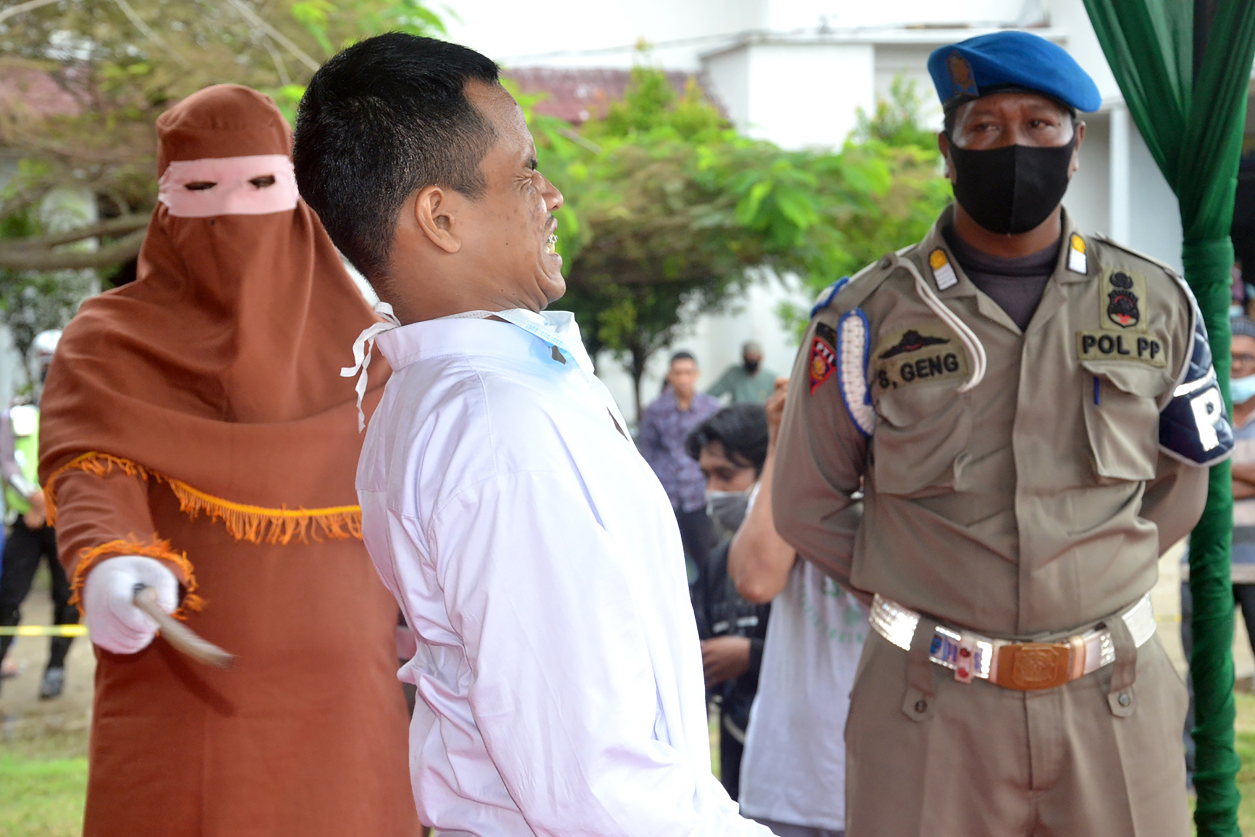 Indonesian woman flogged 100 times for adultery, man gets 15 lashes, Indonesia