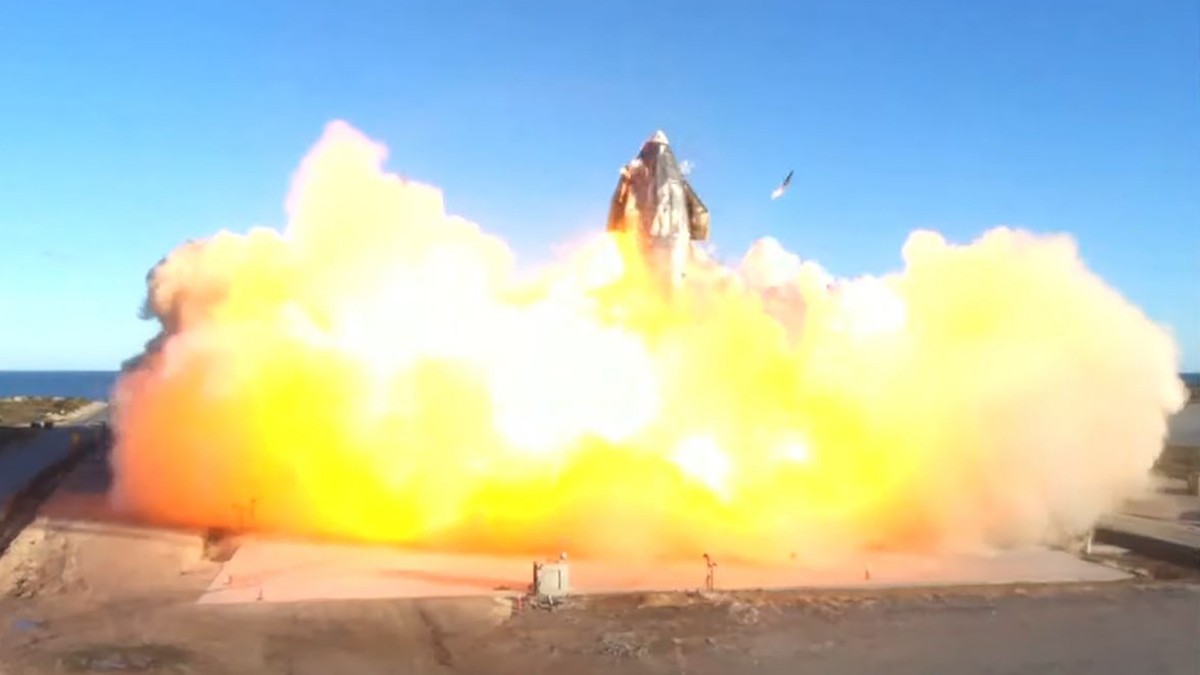 Spacex Rocket Designed To Take Humans To Mars Explodes During Test Flight