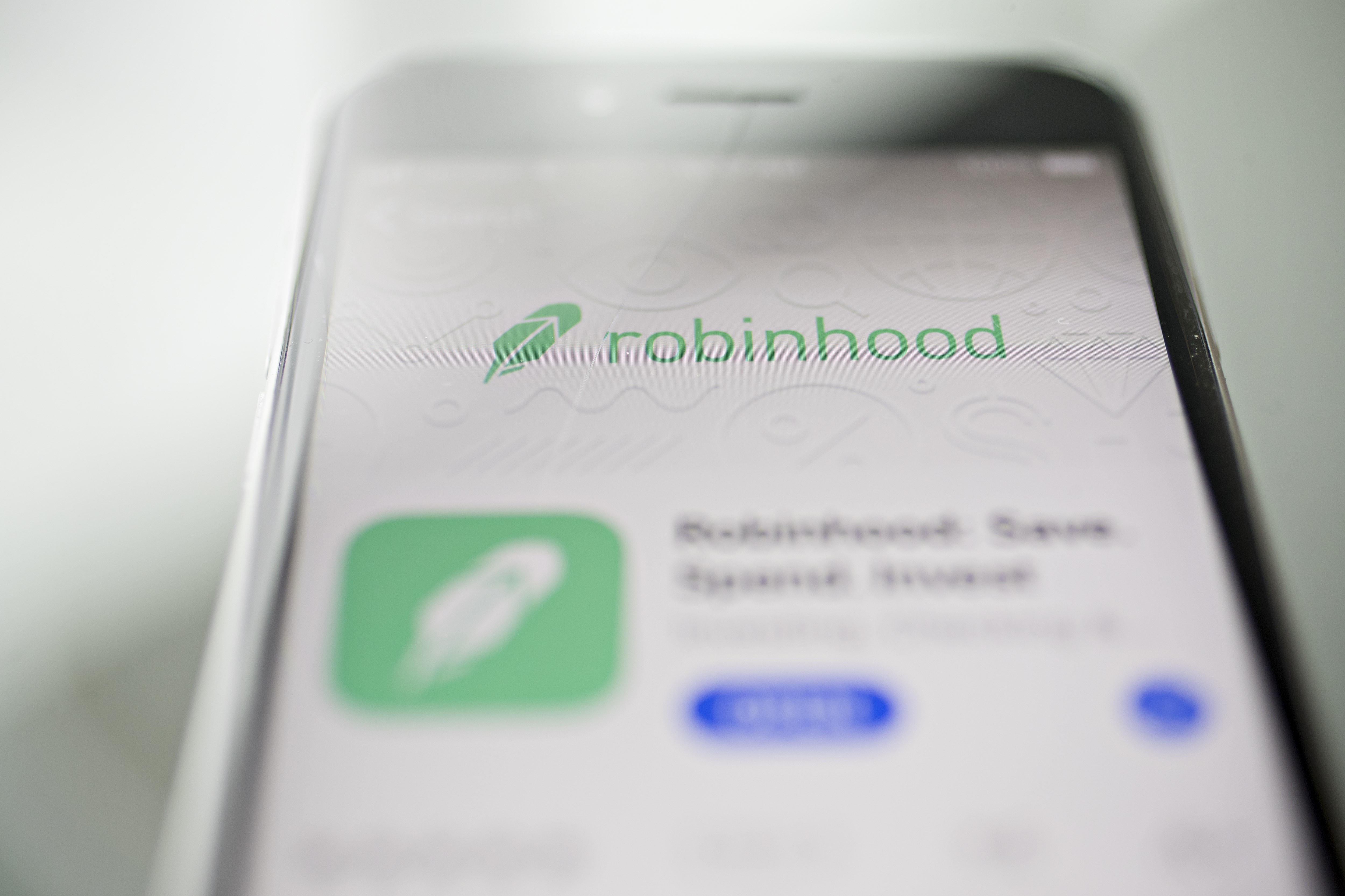 Sequoia Capitol Denies Pressuring Robinhood to Stop GameStop Trading After  Viral Reddit Post