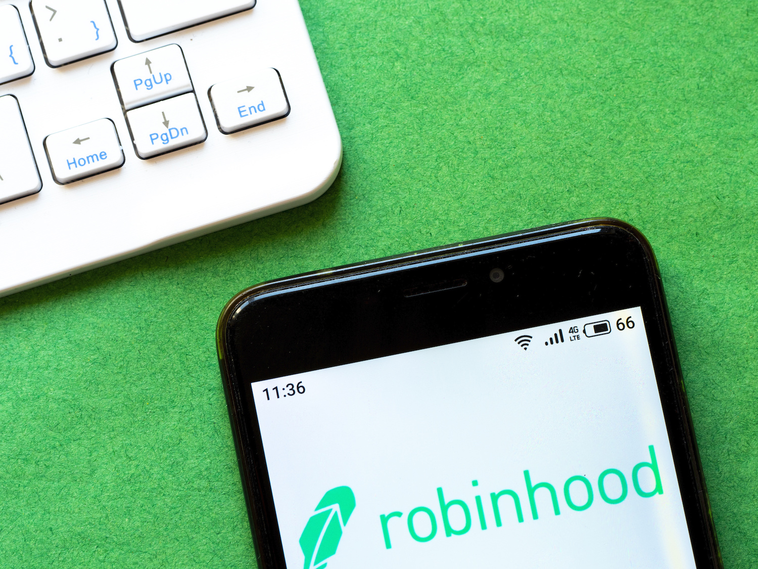 Robinhood CEO Says It Was A 'Correct' Decision To Block GameStop Buys to  'Protect Investors' - BroBible