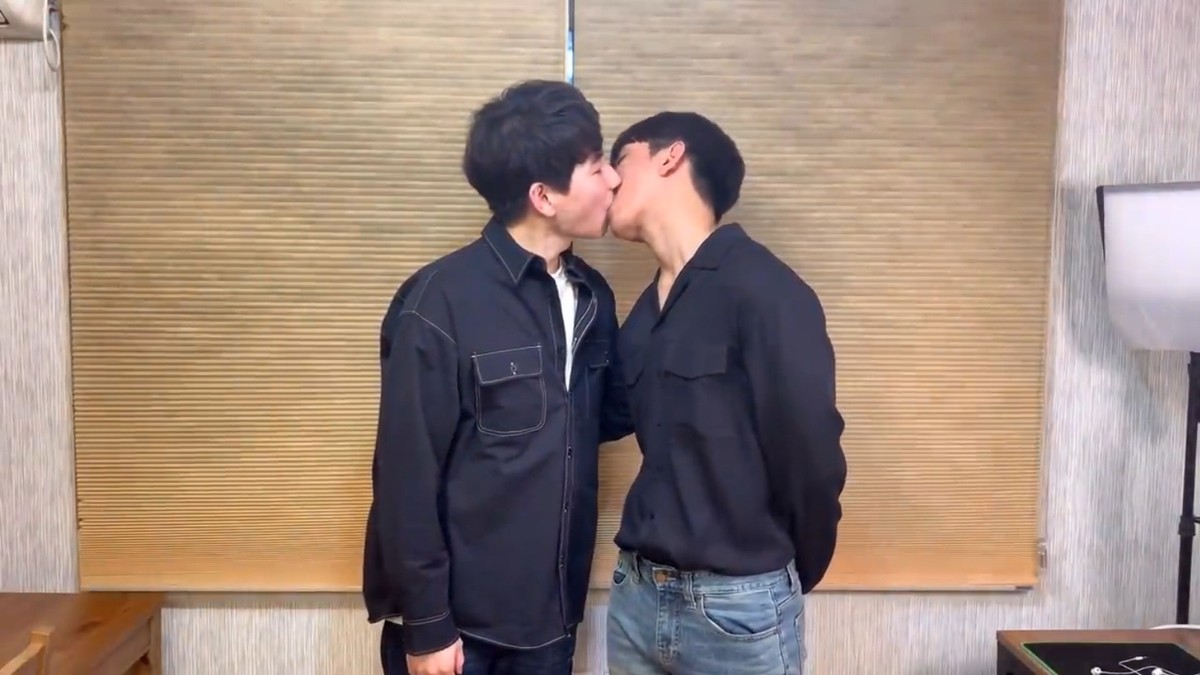 Youtubers Start ‘kiss Challenge After South Korean Tv Network Cut Gay Kissing Scenes From