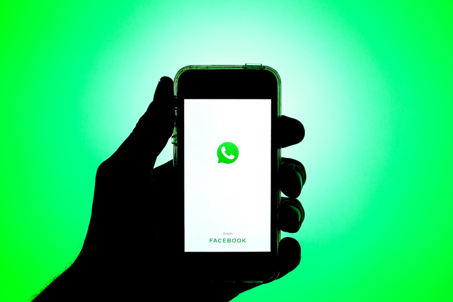 WhatsApp Spying Site Blames WhatsApp for Letting It Spy