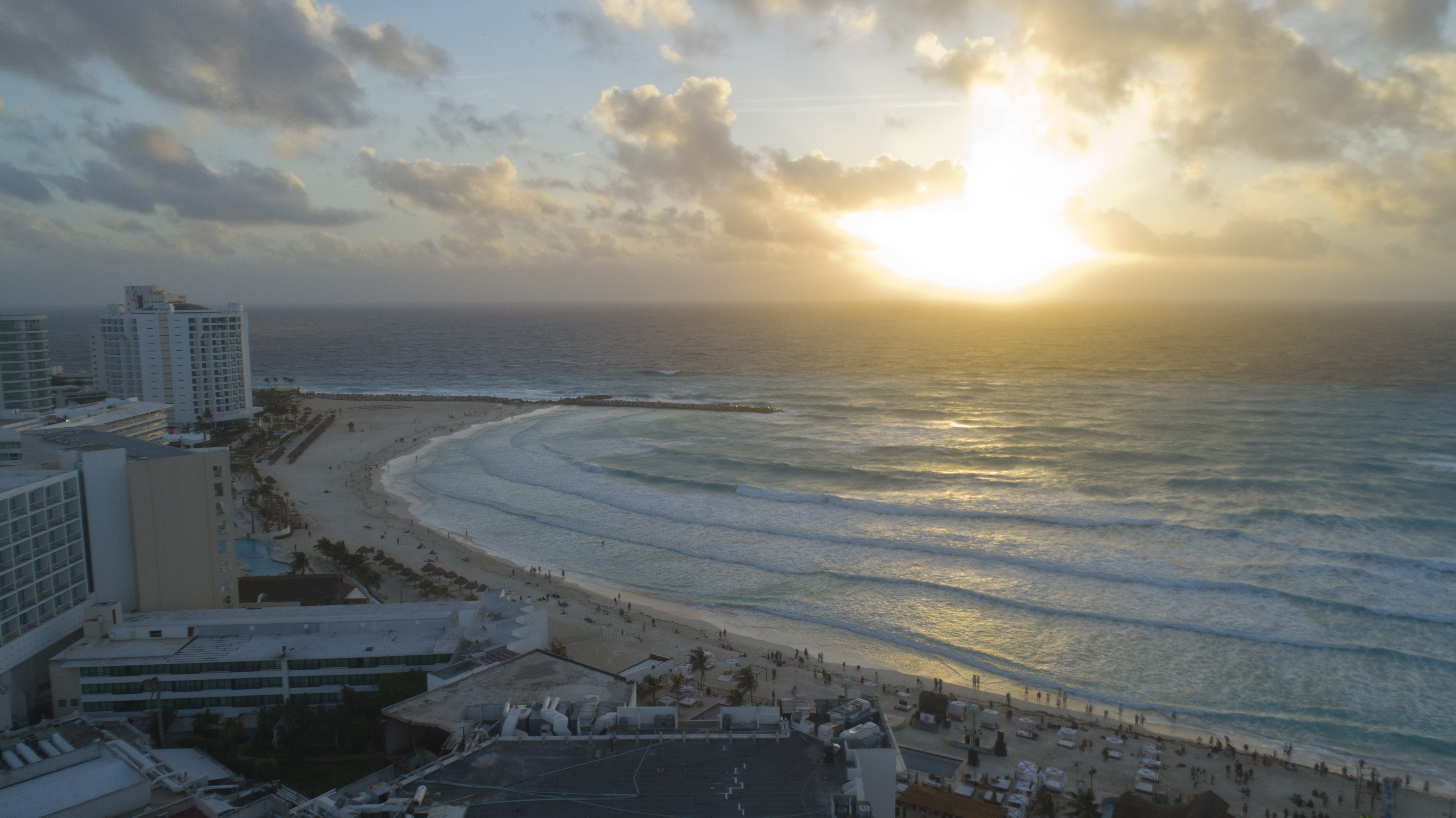 Narco Hitmen on Jet Skis Sprayed a Cancun Beach With Bullets, Killing Two  People