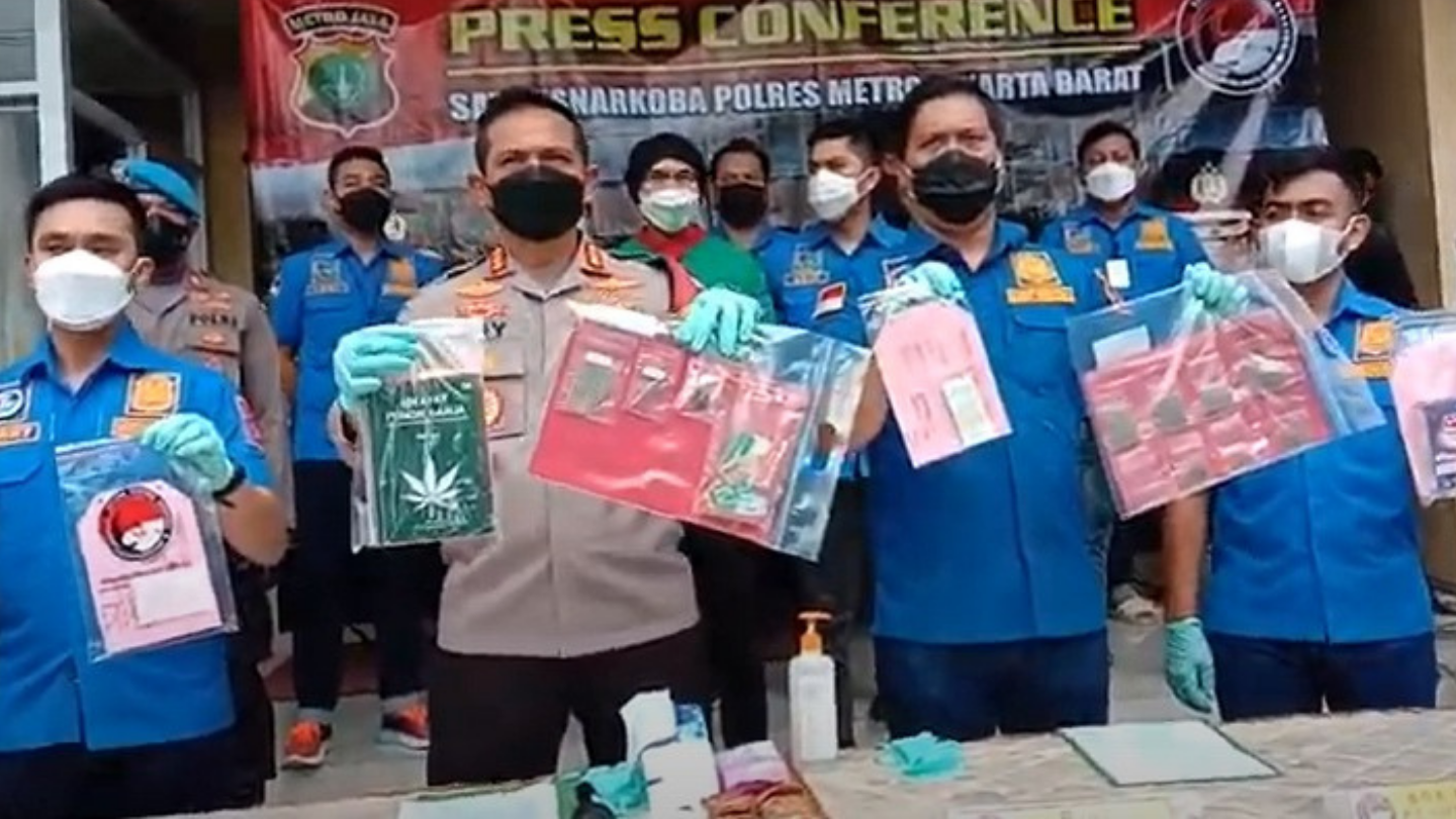 Lewat Penangkapan Anji, Polisi Justru Mengedukasi Publik Soal Legalisasi Ganja Medis