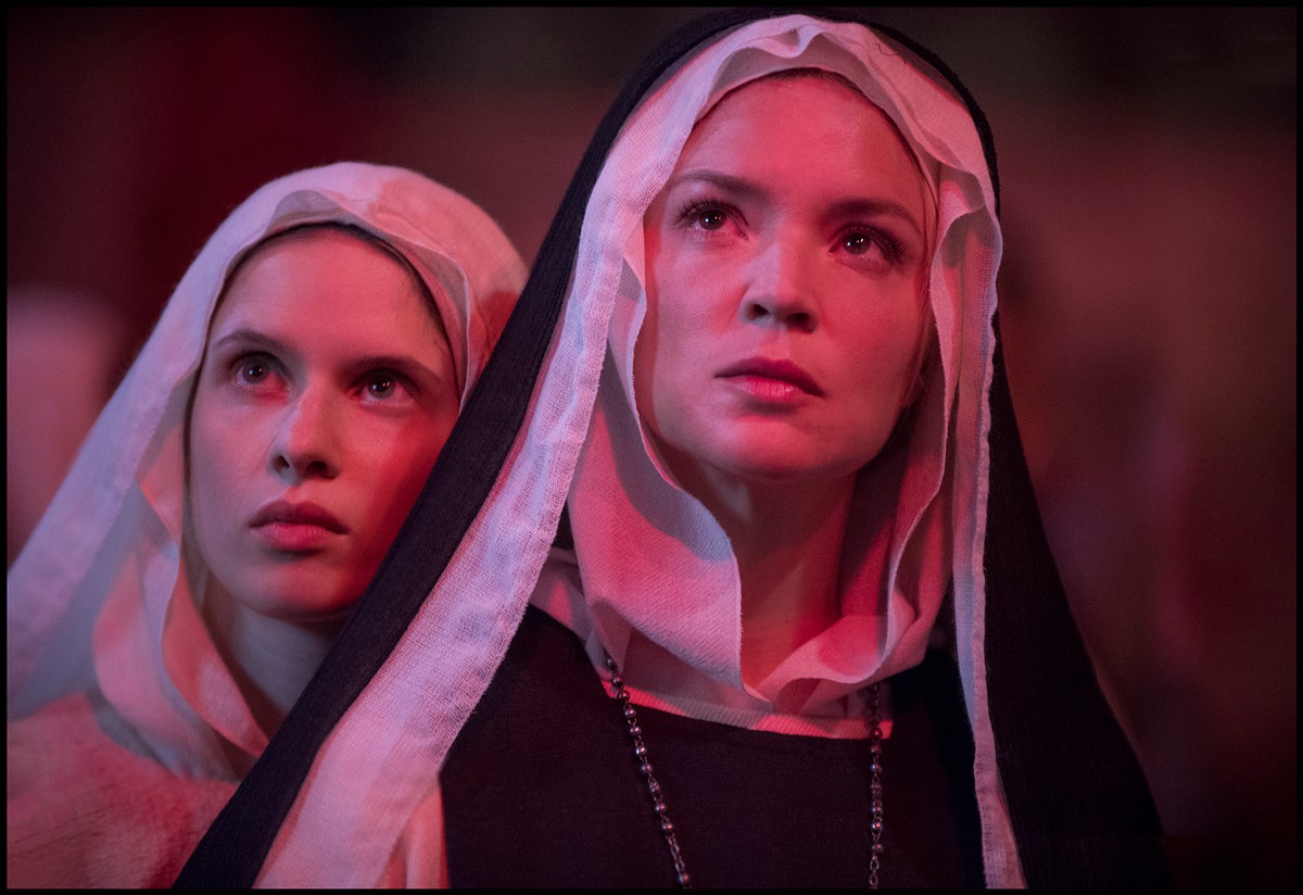Review Benedetta Is A Riotous Lesbian Nun Movie I D