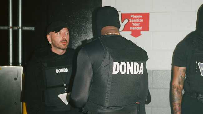 Backstage Fotos Von Kanye Wests Donda Event I D