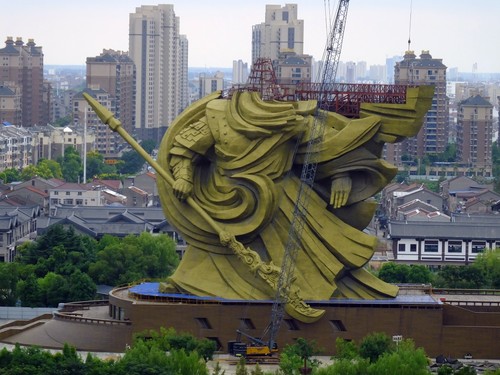 GIANT GUAN YU STATUE