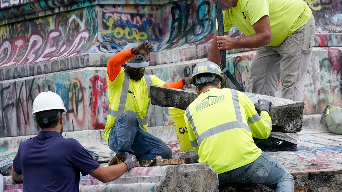 There’s a Time Capsule in Robert E. Lee’s Statue, but No One Can Find It