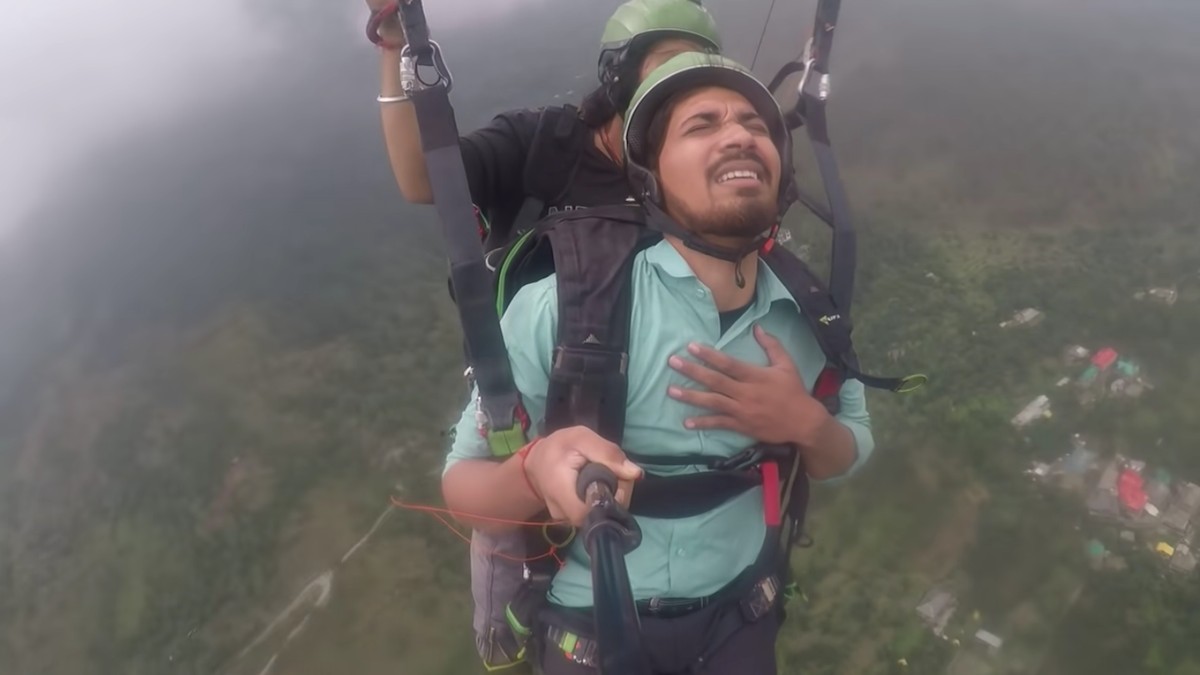 This Guy Lost His Shit While Paragliding. It Made Him Rich and Famous. This Guy Lost His Shit While Paragliding. It Made Him Rich and Famous.