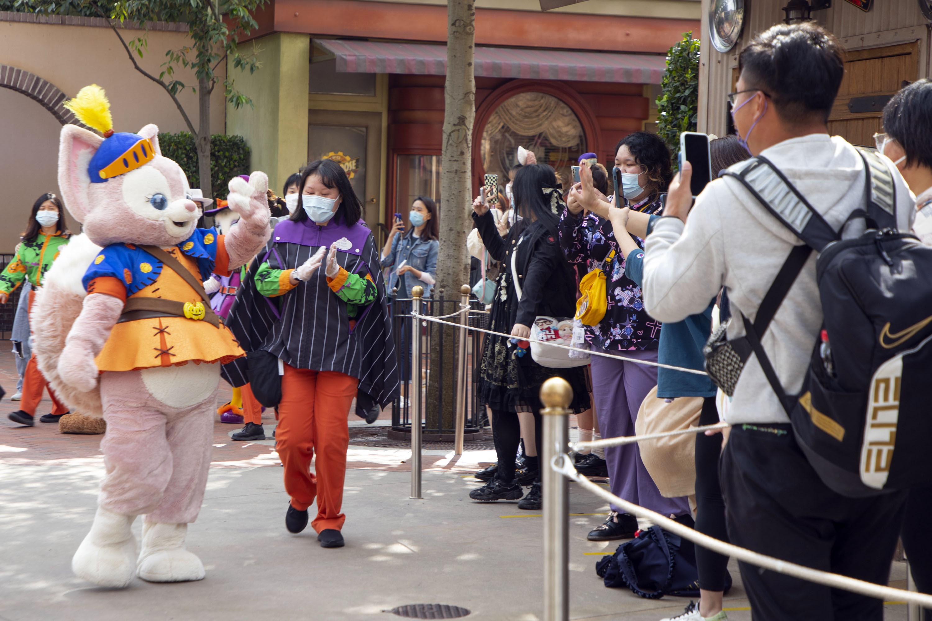 Disneyland Faces Backlash in China After Its Beloved Fox Was 'Rude' to Fans