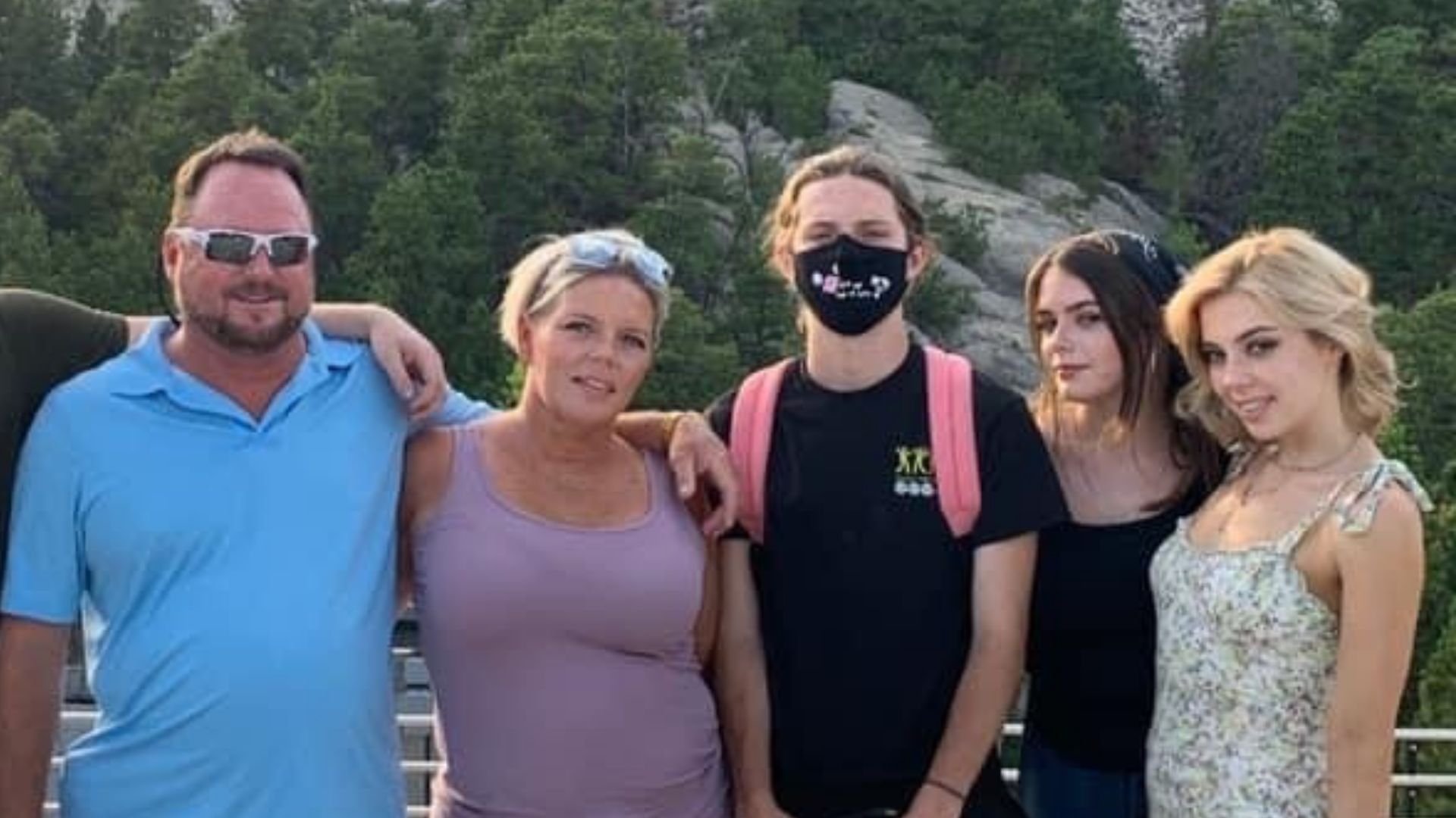 1641387346582-guy-reffitt-family.png