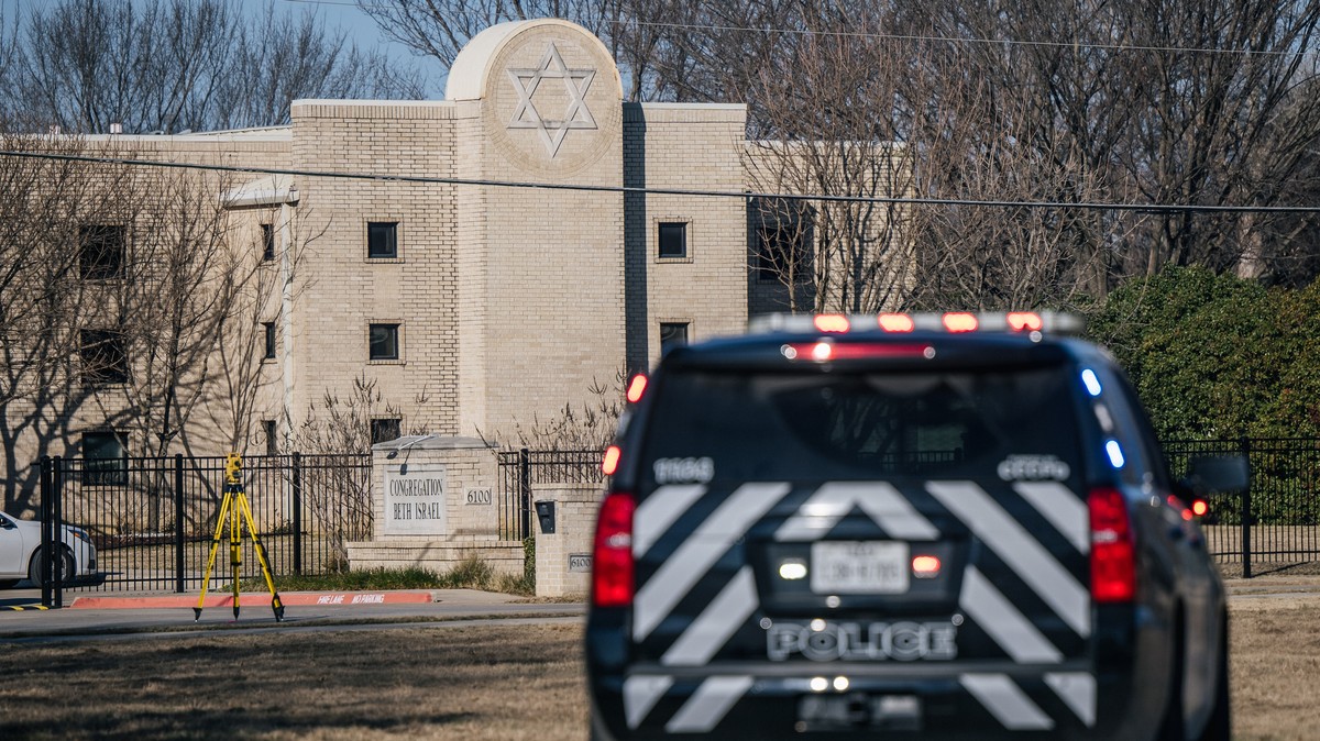 Two British Teenagers Arrested Over Texas Synagogue Siege