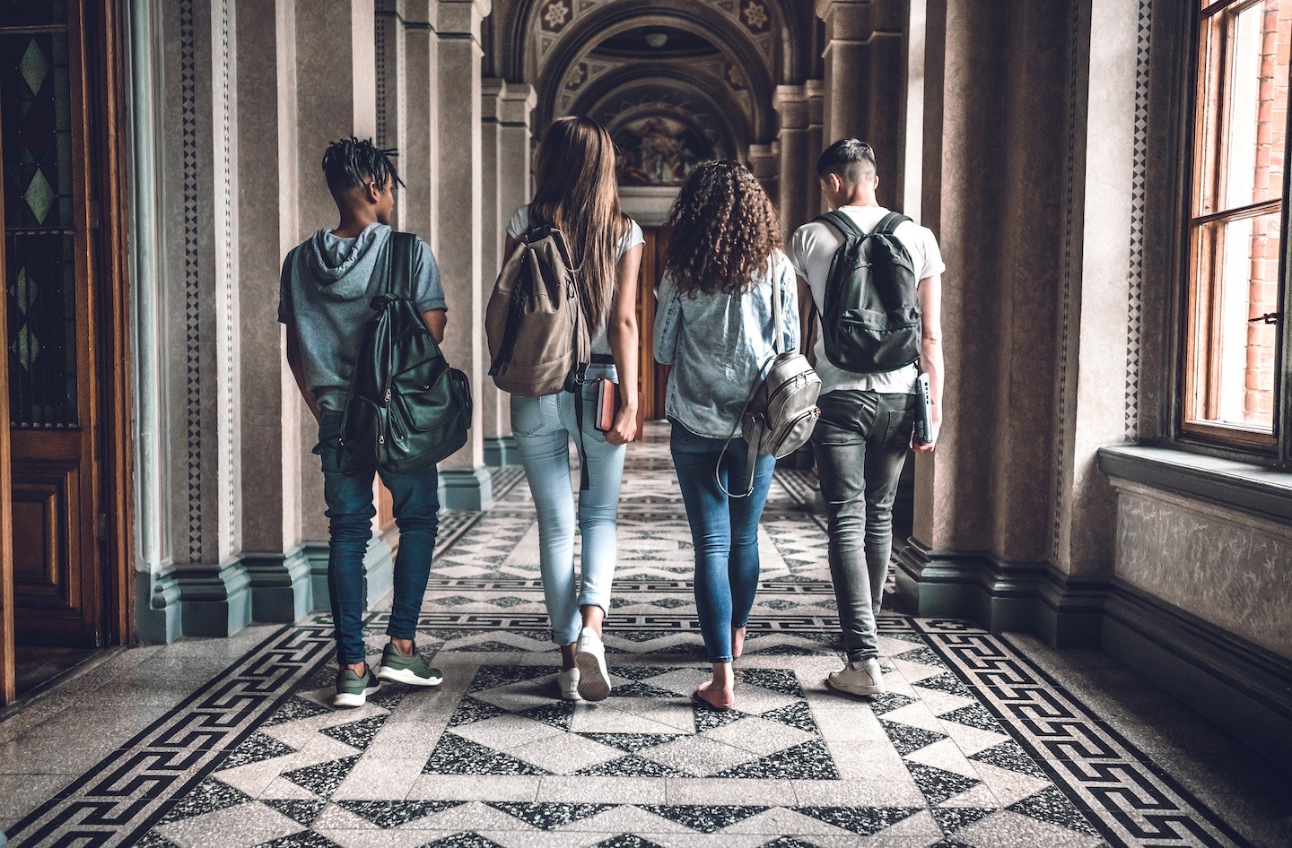 Metodi per copiare a scuola e all'università