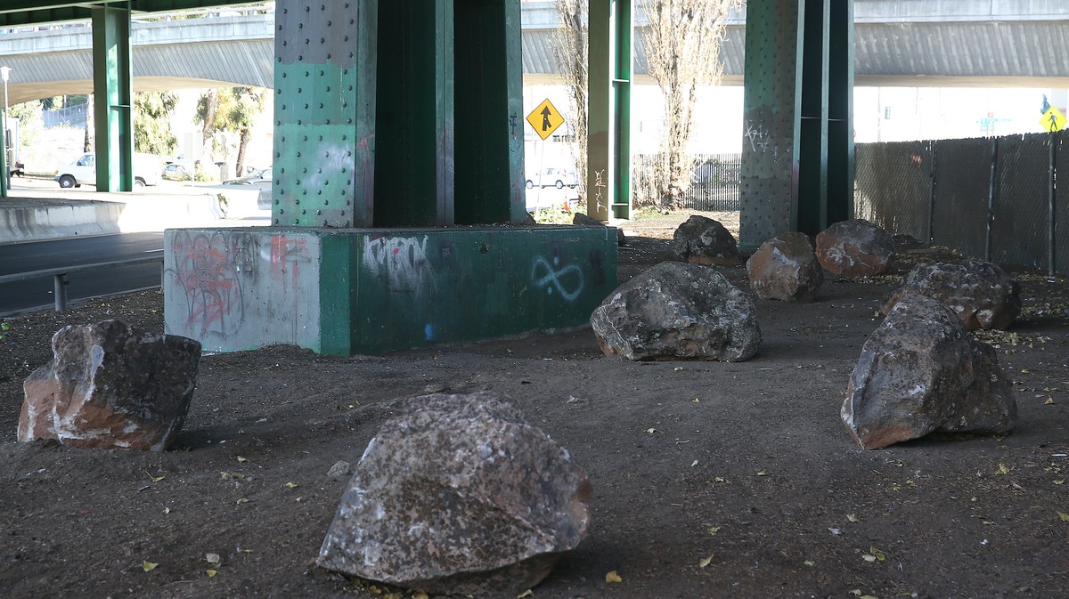 A Bunch of Boulders in LA Are Stopping the Homeless From Lying Down