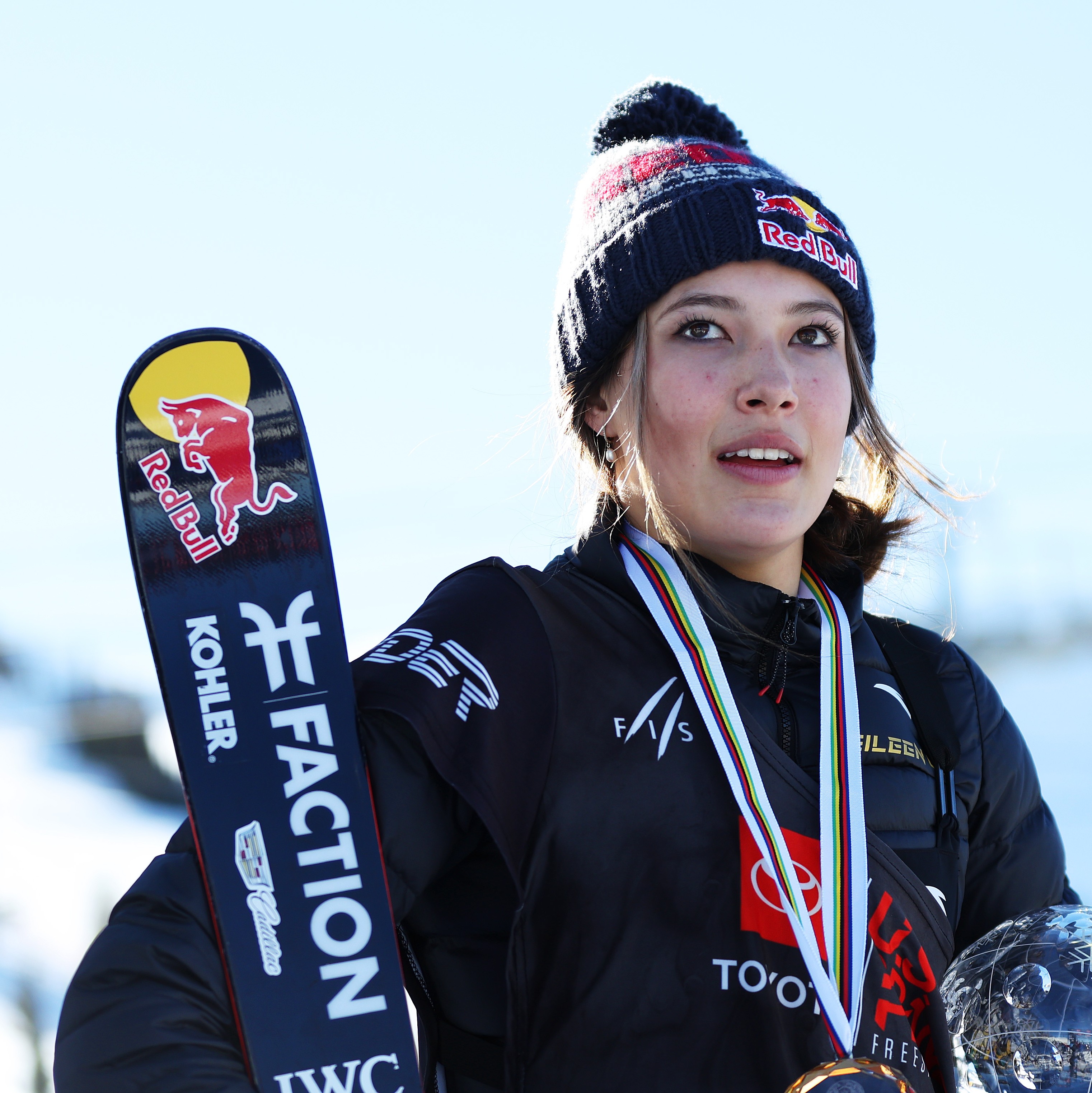 Article>With passion and love,US teen skier switches citizenship to China  </Article>