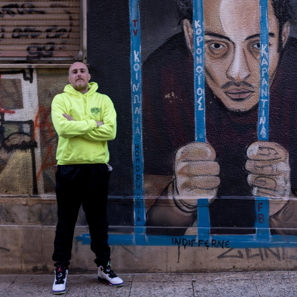 Ο Street Artist Hambas Δίνει Φωνή στους Κοινωνικά Αδύναμους Μέσω της Τέχνης  του