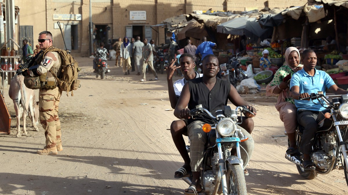 ‘I’m Very Nervous’: Young Malians on How They Feel As France Quits Jihadist War