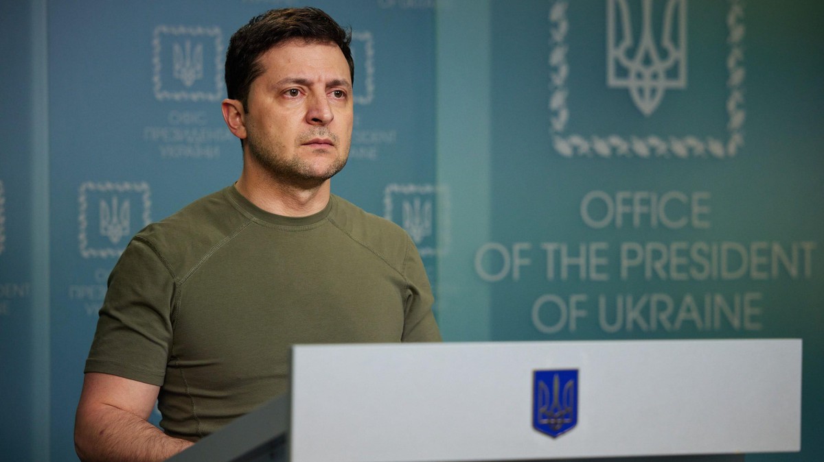 How Ukraine President Zelenskyy Became an Unlikely Internet Sex Symbol