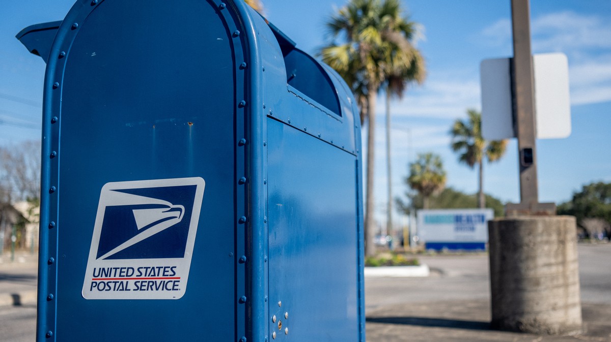 Congress Passes USPS Reform Bill That Will Actually Fix Things