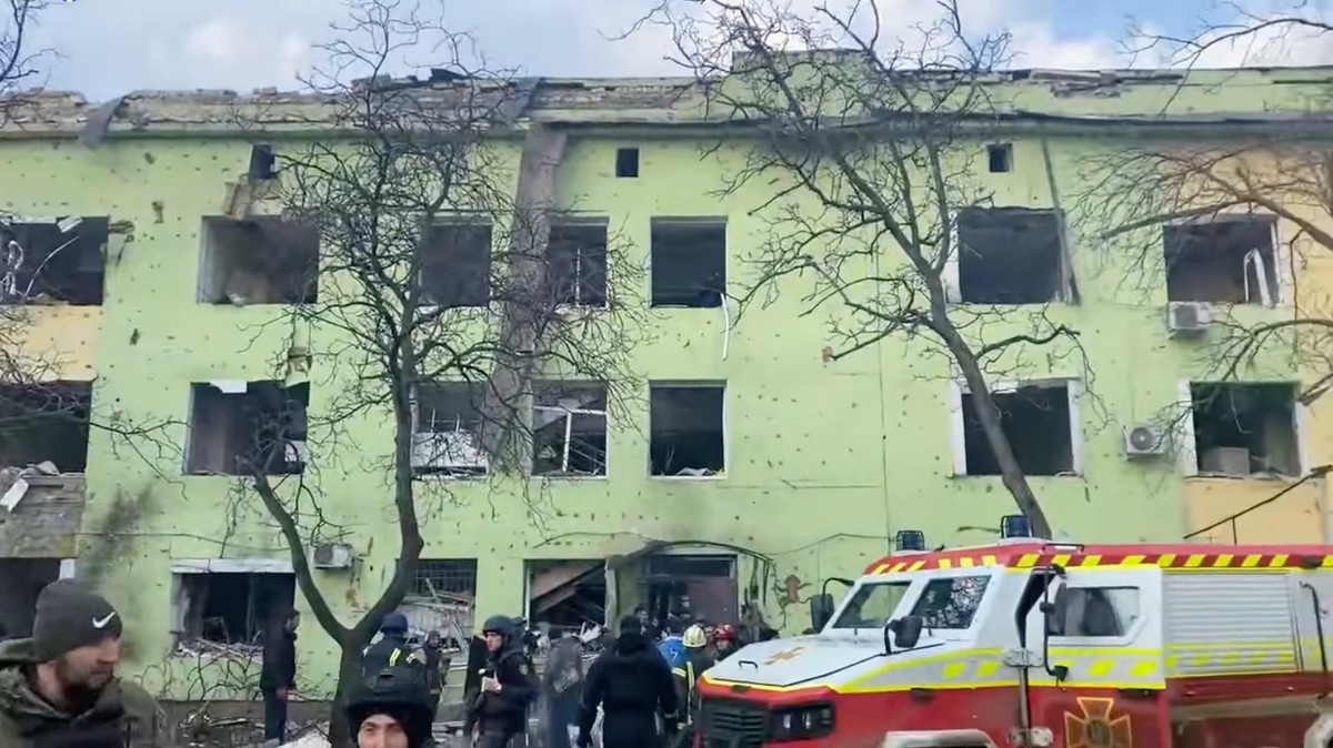 Ukraine Says Russia Bombed a Children’s Hospital