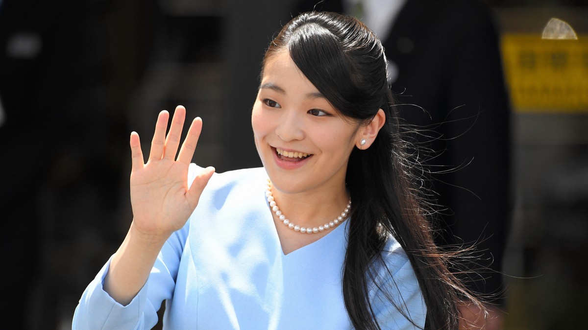 Japan’s ExPrincess Mako Is Putting Her Art Degree to Use and Is Now