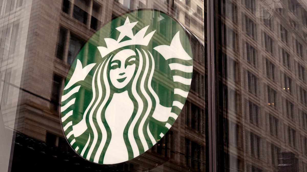 Leaked Memo Starbucks Threatens Pay and Benefits Freeze on Workers if