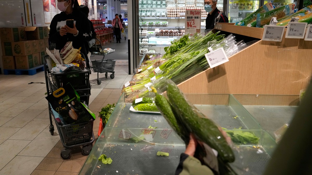 Fears of a Shanghai-Style Lockdown Prompts Panic Buying in Beijing