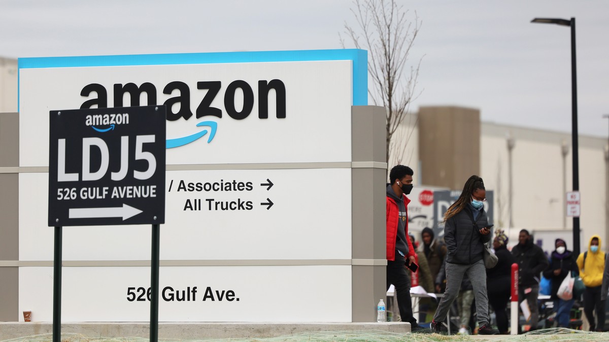 Amazon Labor Union Loses Vote Next Door to Their First Victory