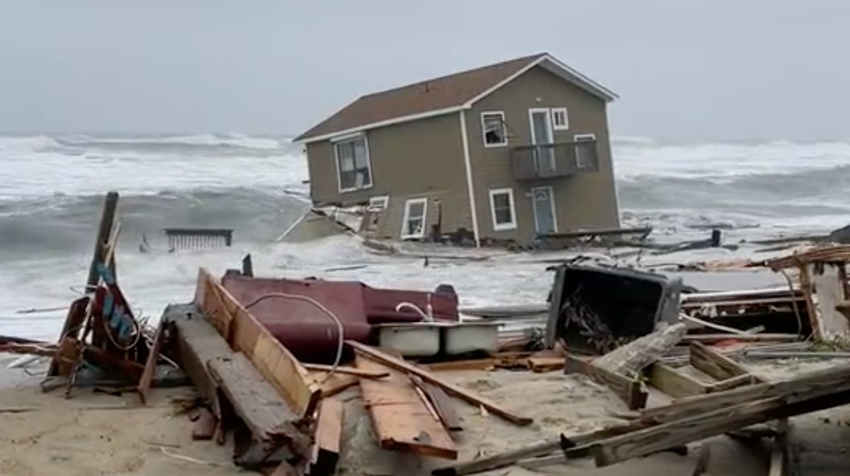 Home That Washed Into Atlantic Ocean Still Worth $380,000, Zillow Says