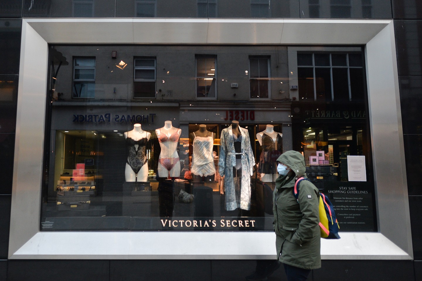 Victoria's Secret cutting local jobs as work moves overseas